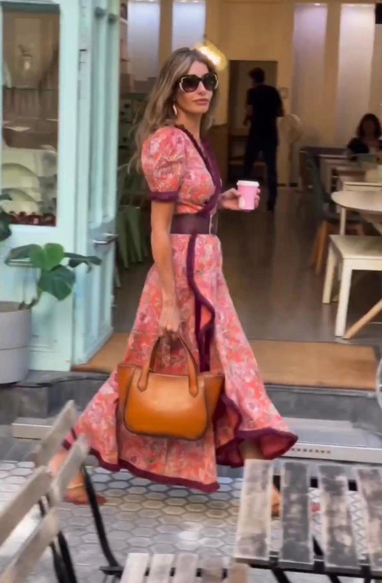 Zia – Vestido Longo Elegante com Mangas Bufantes