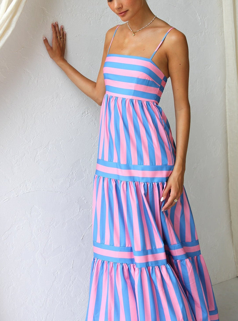 Milly - Vestido Longo Elegante Listrado