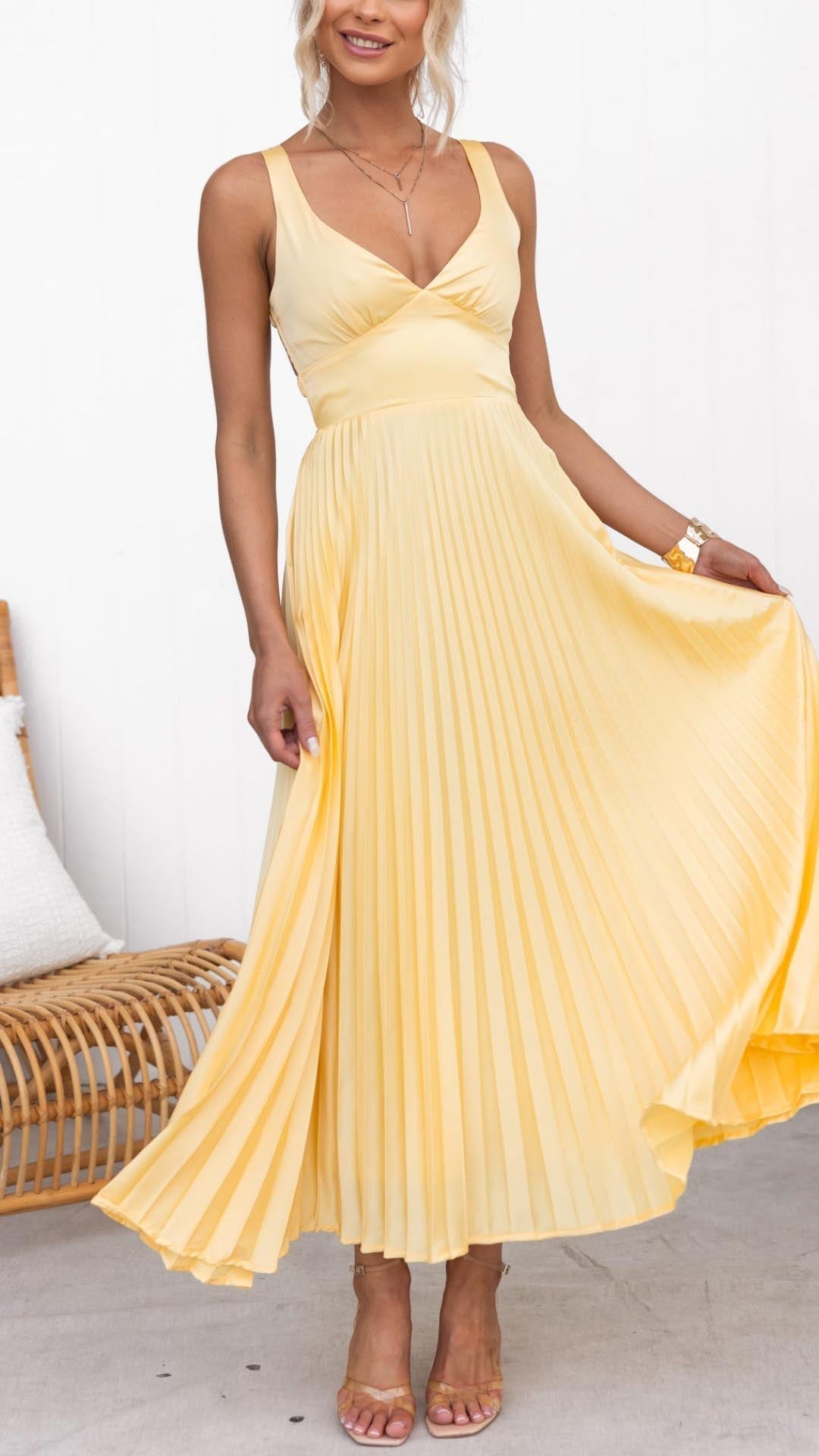 Noella - Vestido Longo Plissado Elegante com Decote em V