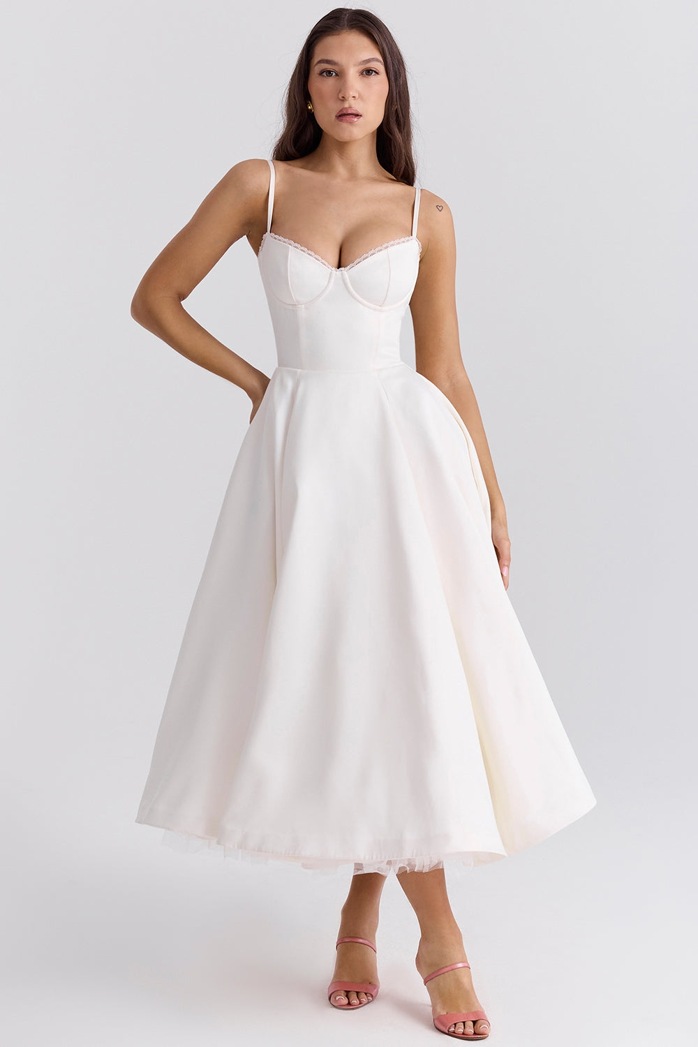 Cynthia - Vestido Midi Elegante de Tule