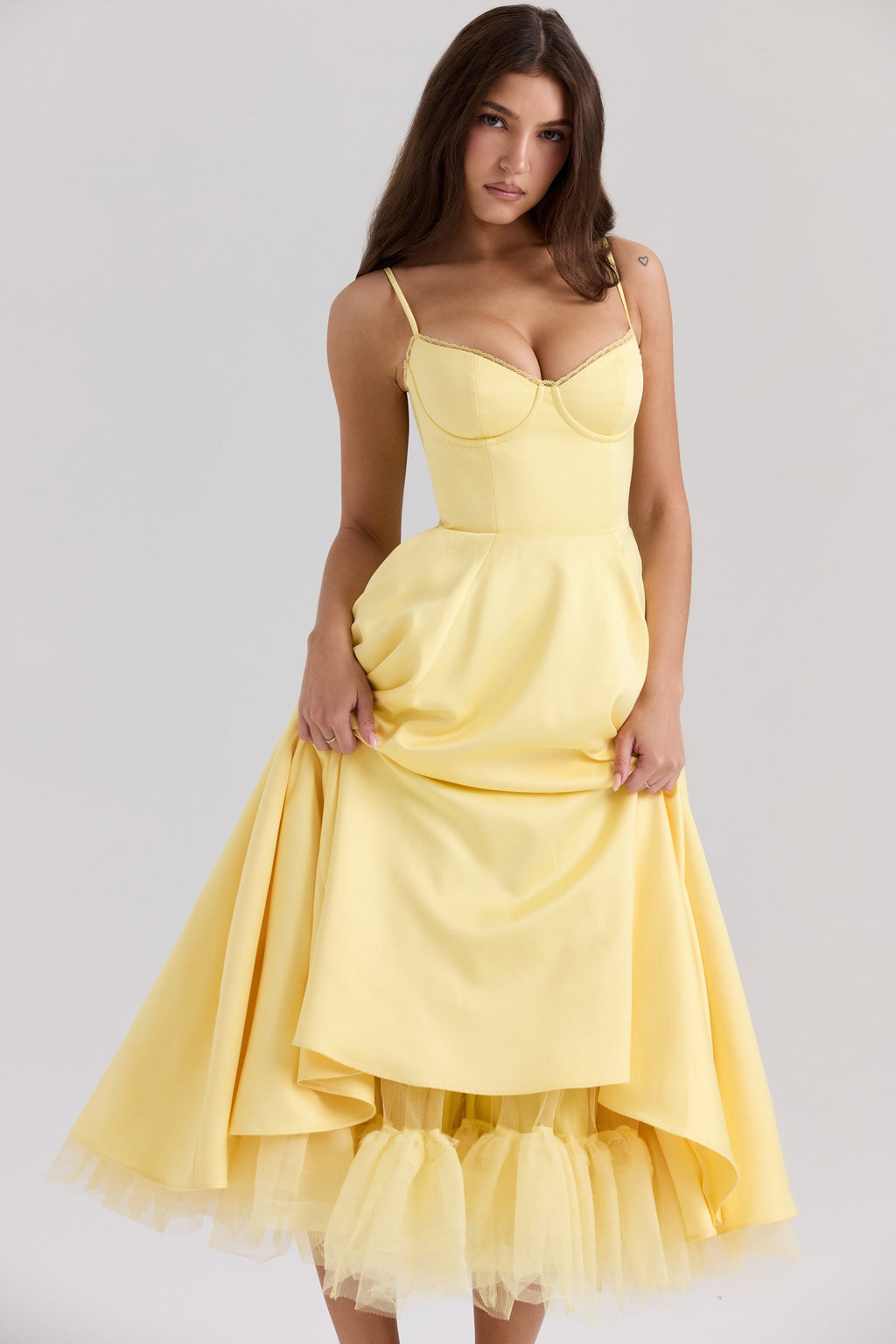 Cynthia - Vestido Midi Elegante de Tule