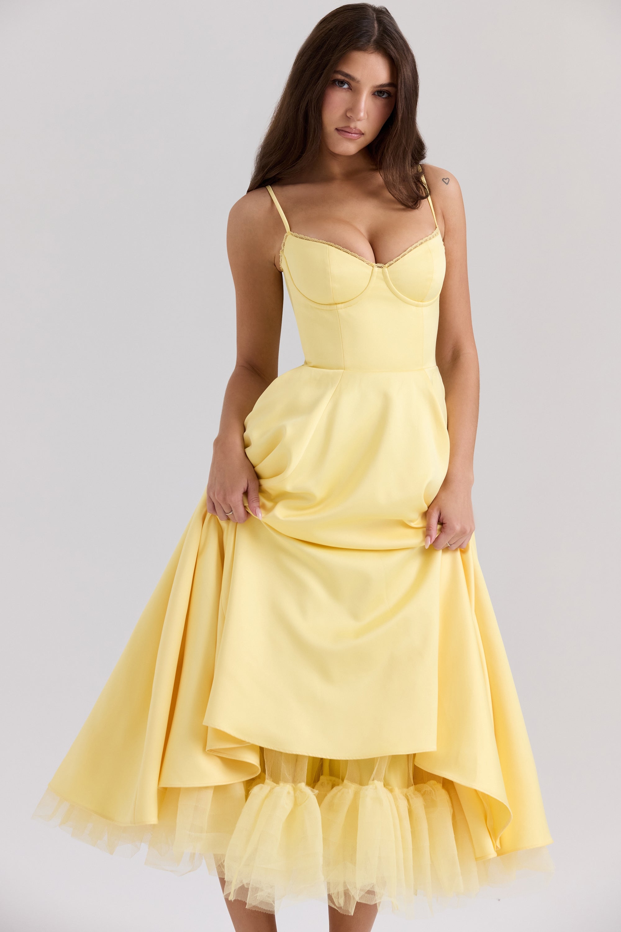 Cynthia - Vestido Midi Elegante de Tule
