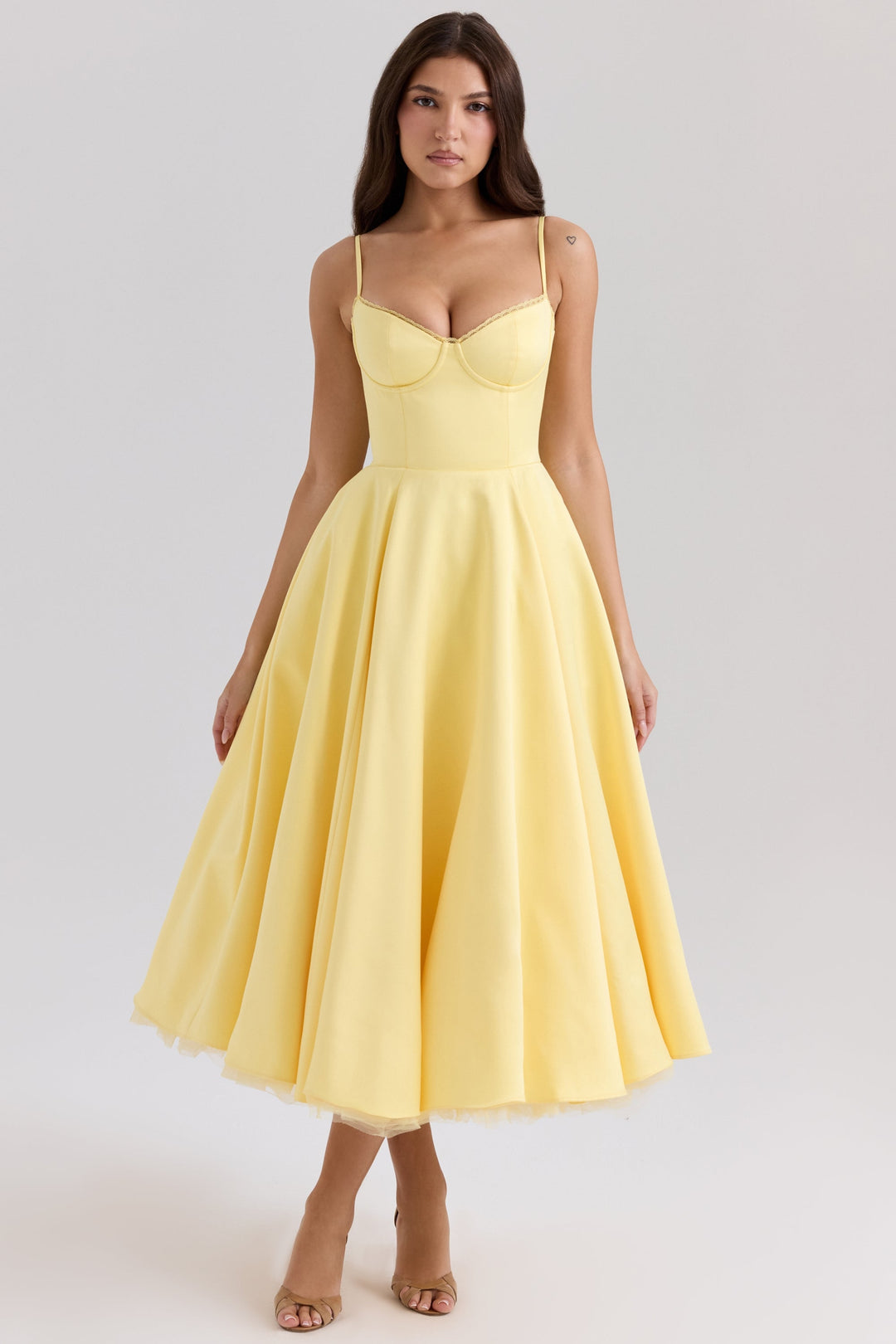 Cynthia - Vestido Midi Elegante de Tule