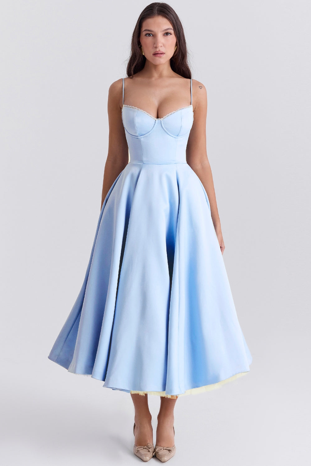 Cynthia - Vestido Midi Elegante de Tule